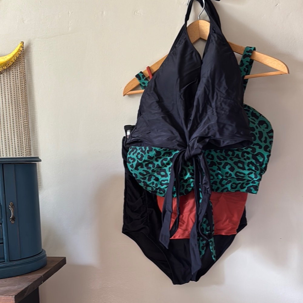 Swim high waist bottoms & 3 different tops